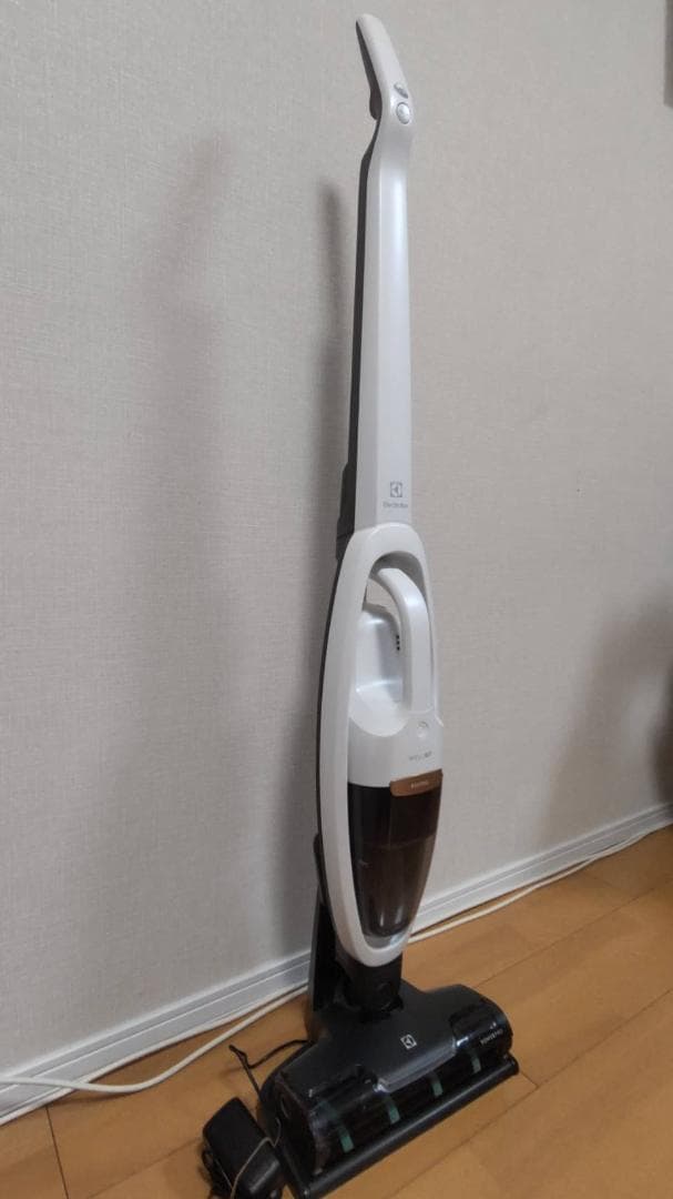 【新品】エレクトロラックス WellQ7 コードレスクリーナー