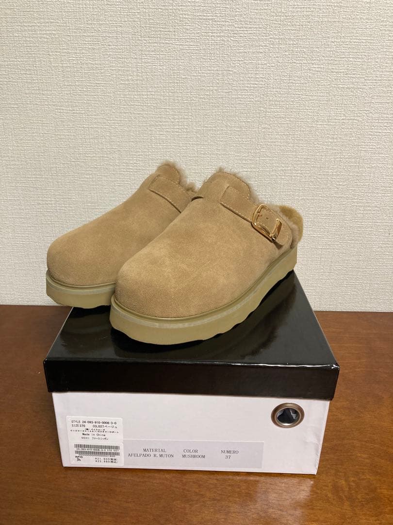 【美品】ＭＯＨI... モヒ ファーサボ スリッポン ベージュ37