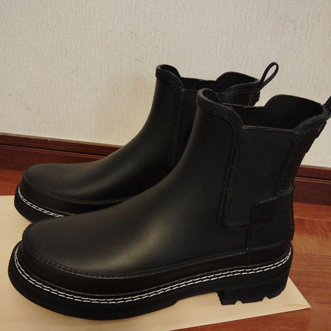 Hunter 防水 ブラック チェルシーブーツ