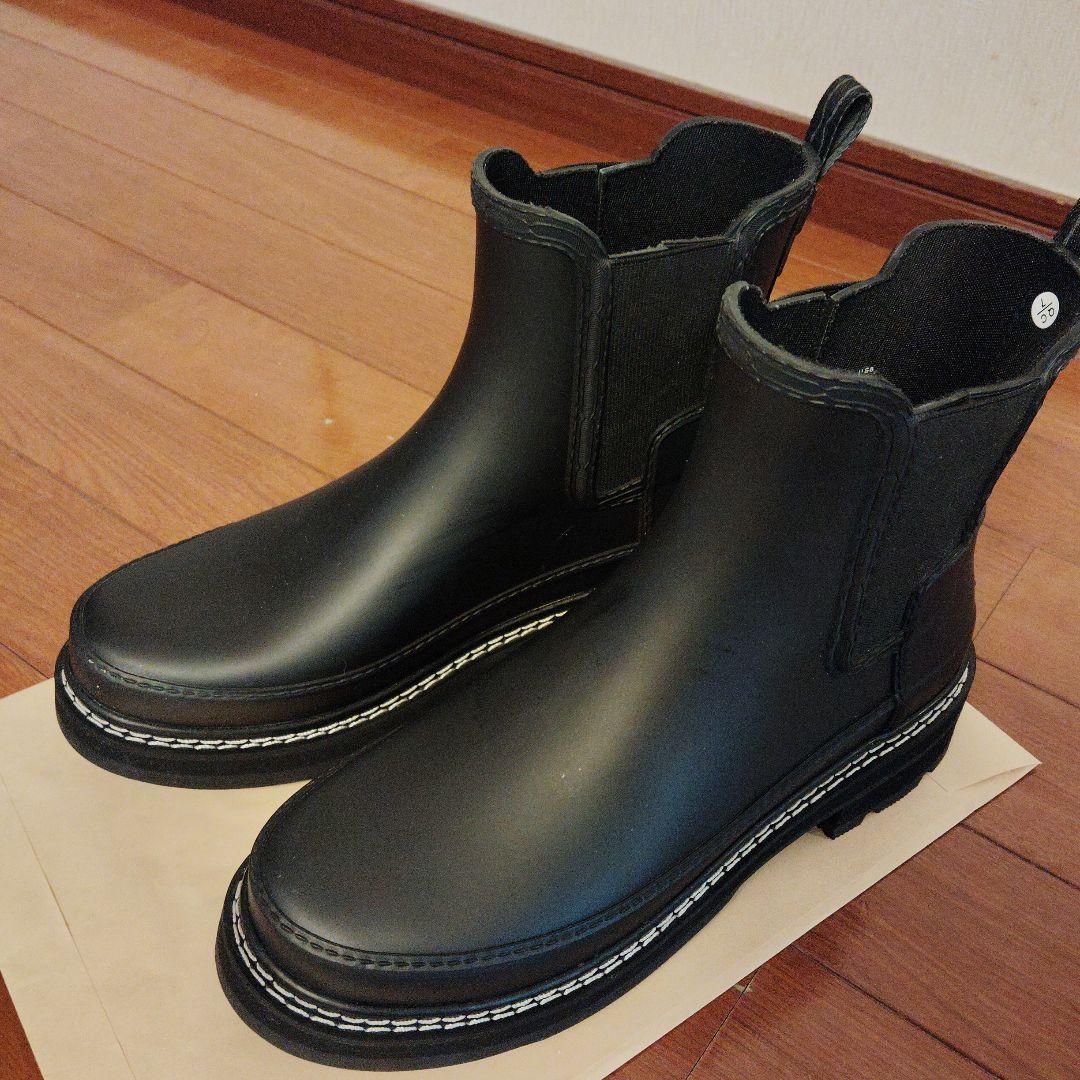 Hunter 防水 ブラック チェルシーブーツ