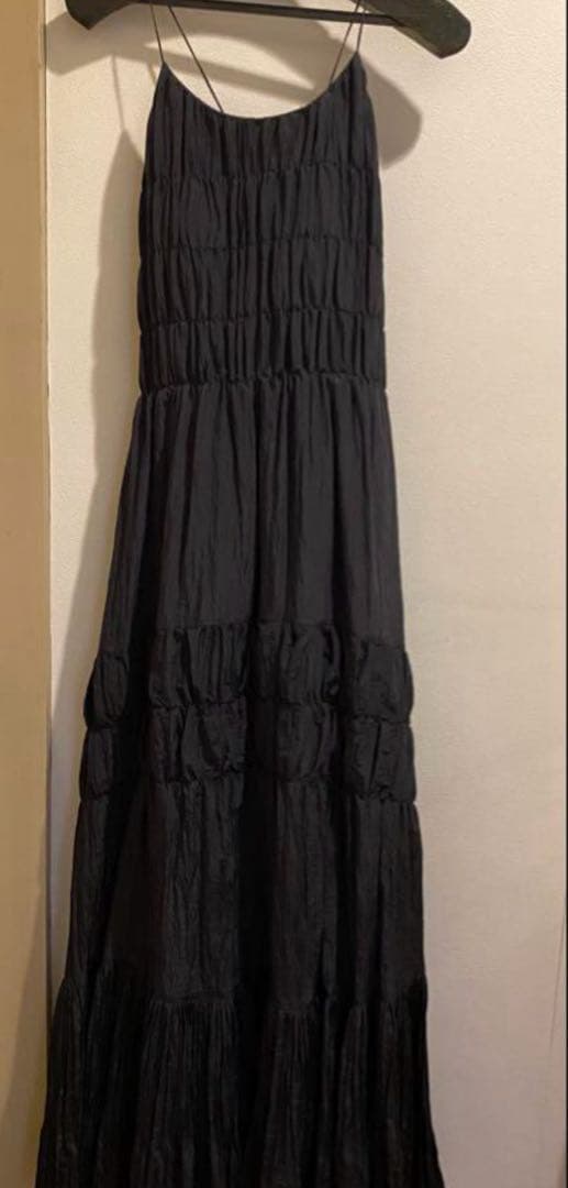 エステラケー　シャーリングプリーツティアードドレス