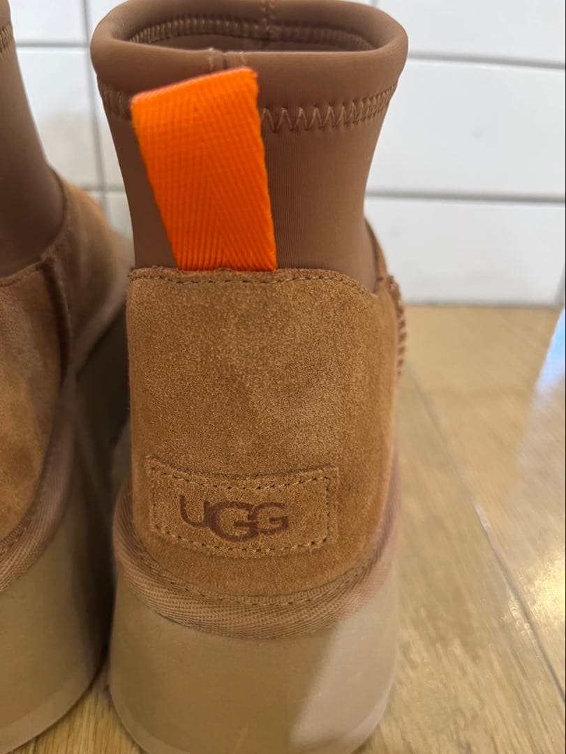 靴 UGG CLASSIC MINI DIPPER 24cm