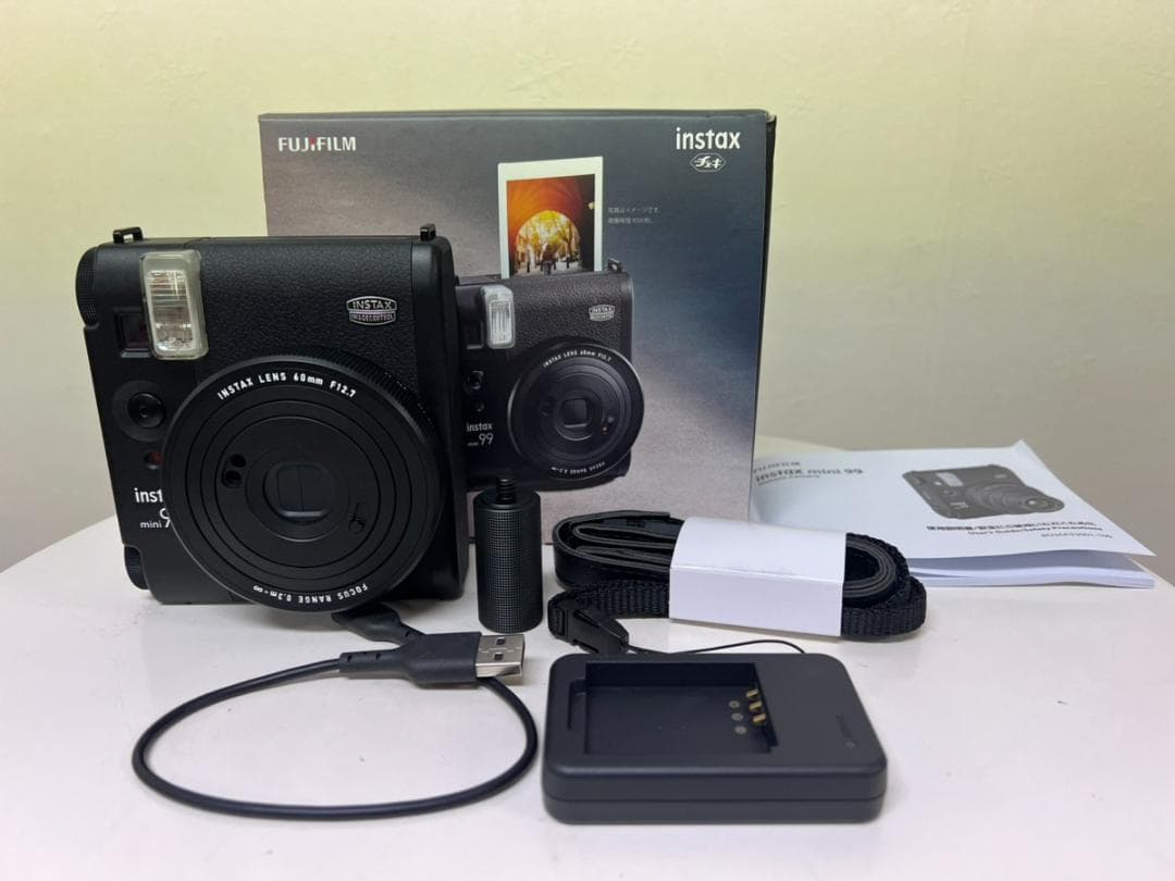 FUJIFILM instax mini 99 本体と付属品