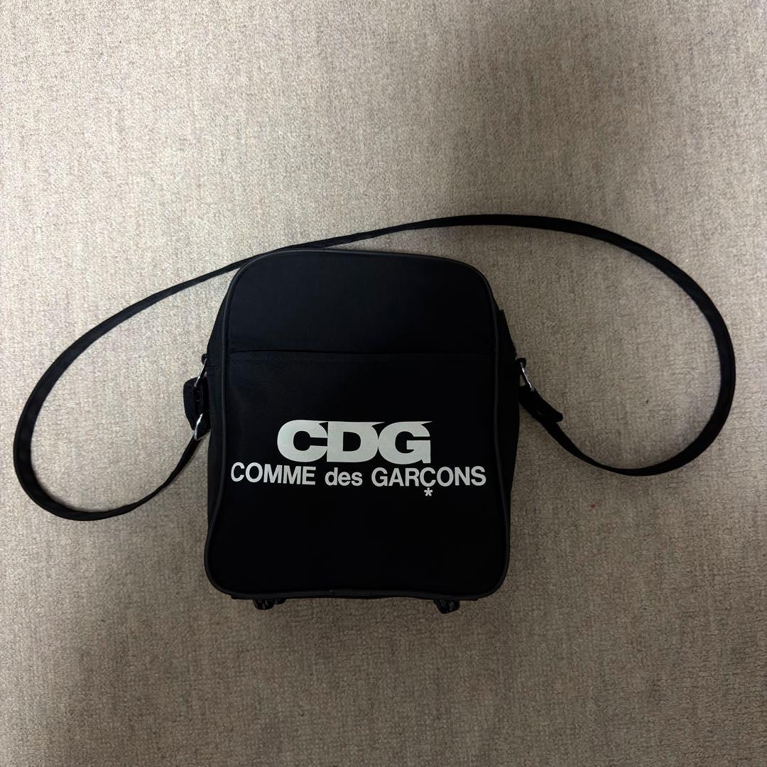 CDG ショルダーバッグ