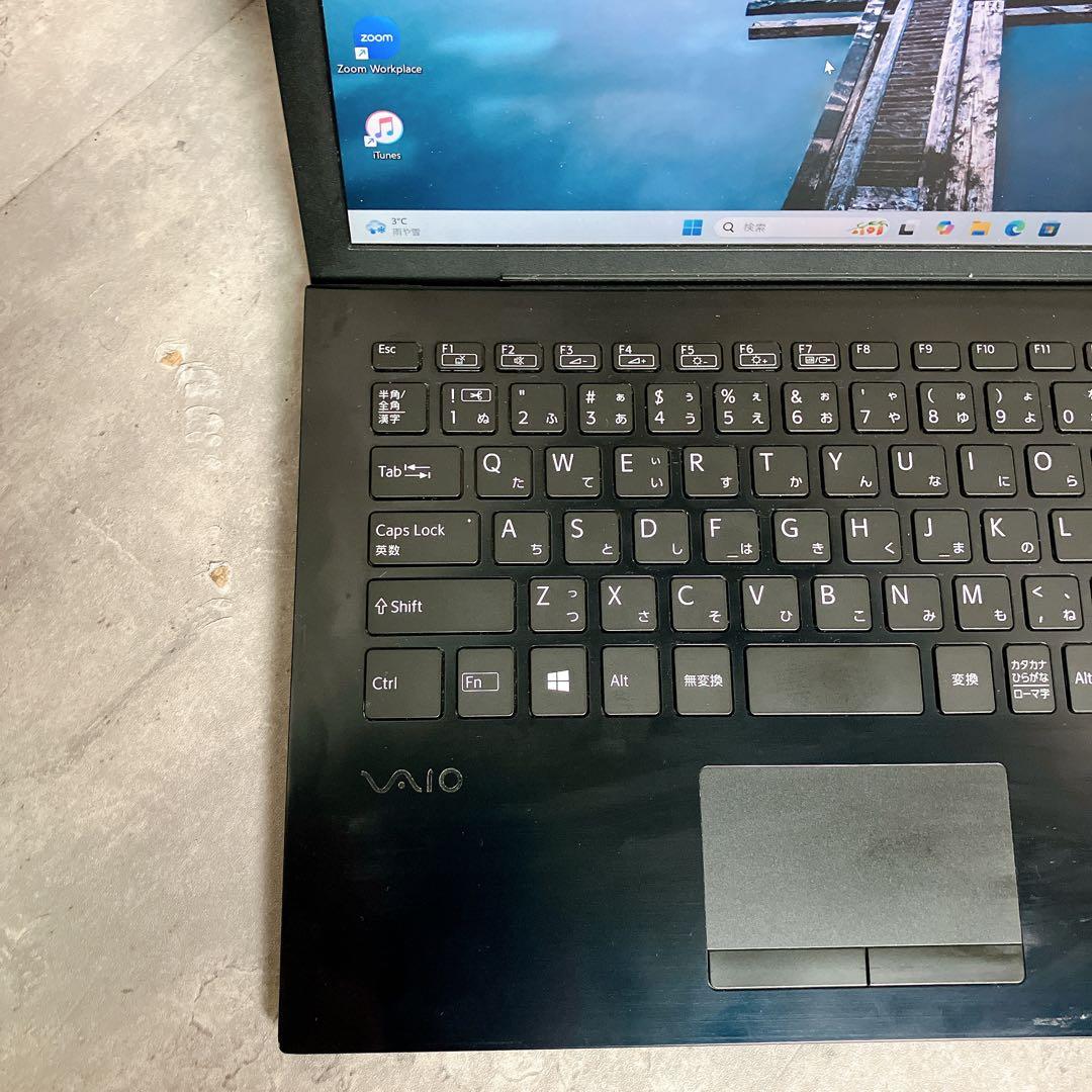 VAIO 13.3型ノートPC 第10世代i5 8GB 256GB ②