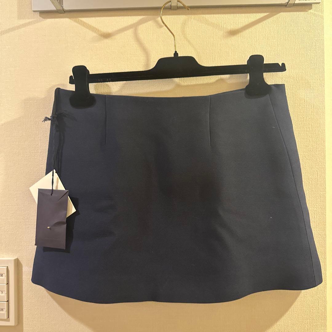 PRADA ネイビー ミニスカート　※ボタン外れあり