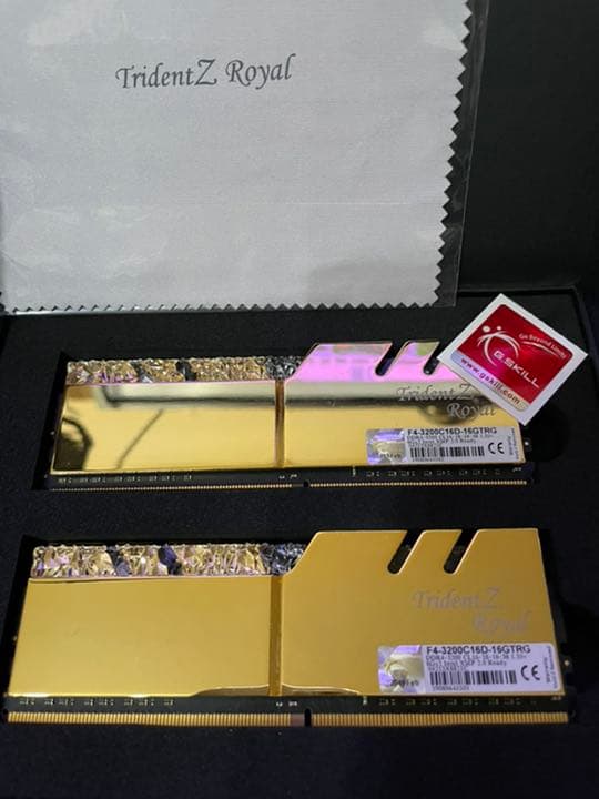 F4-3200C16D-16GTRG gskill メモリ8g×2
