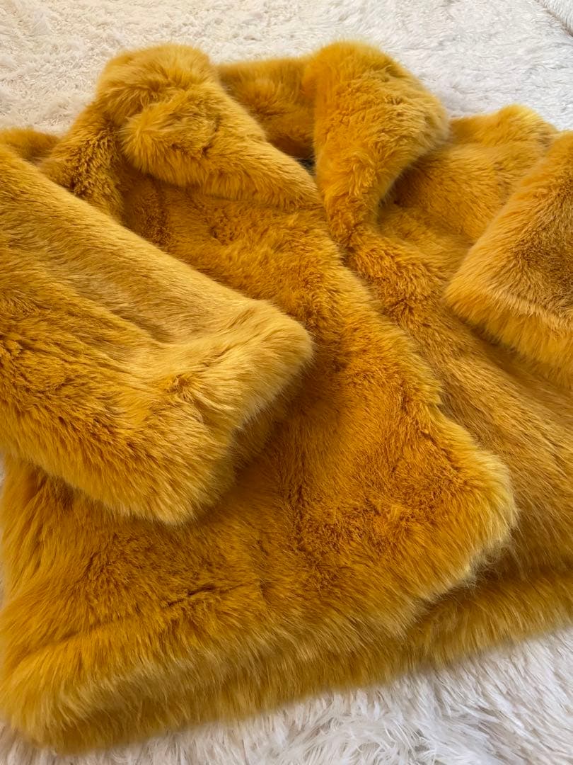 値下げ。希少ダイアンフォンファスティンバーグ新品タグ付きファーコートイエロー