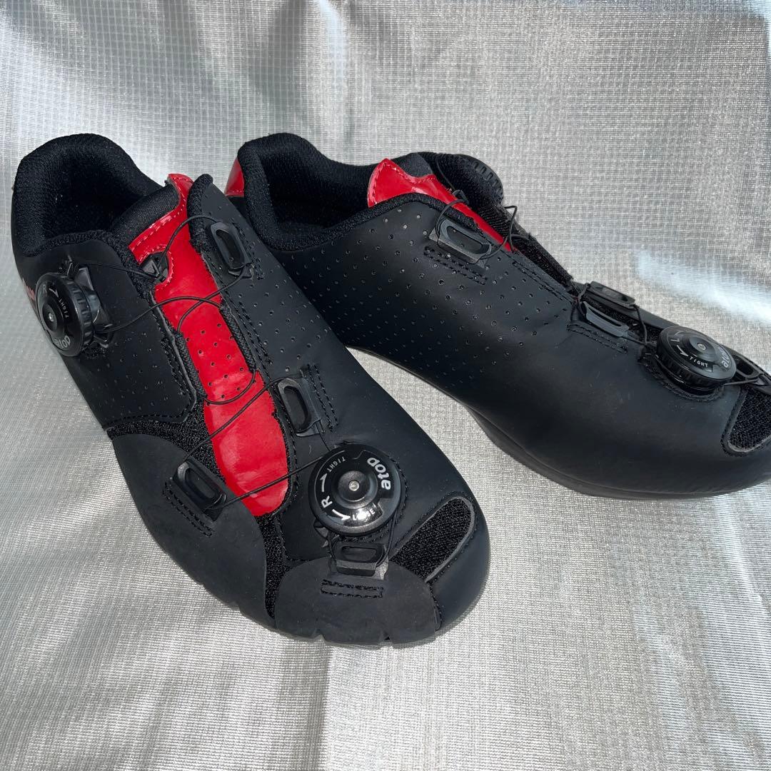 ボアダイヤル式 ロードバイクシューズ ブラック/レッド