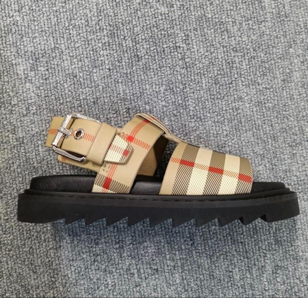 BURBERRY ベージュ ブラック サンダル