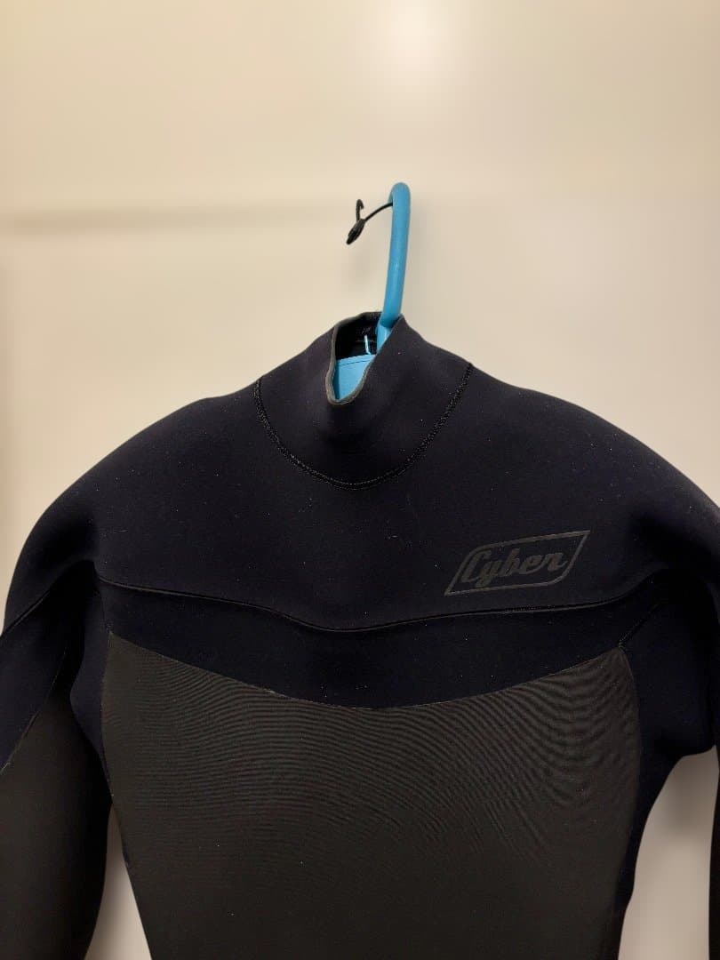 2025−2026 CYBER ウエットスーツ セミドライ 5✕3 MLサイズ