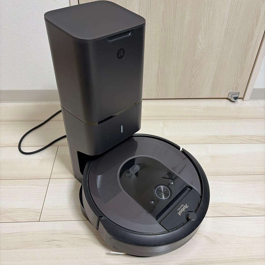 [状態良好] ルンバ i7+（本体・クリーンベース）自動ゴミ収集機付き