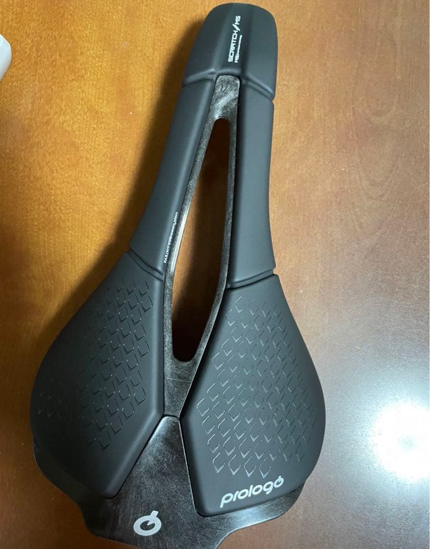 Prologo スクラッチ M5 ブラック 140mm サドル