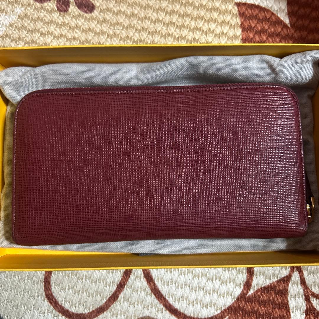 FENDI バーガンディ 長財布