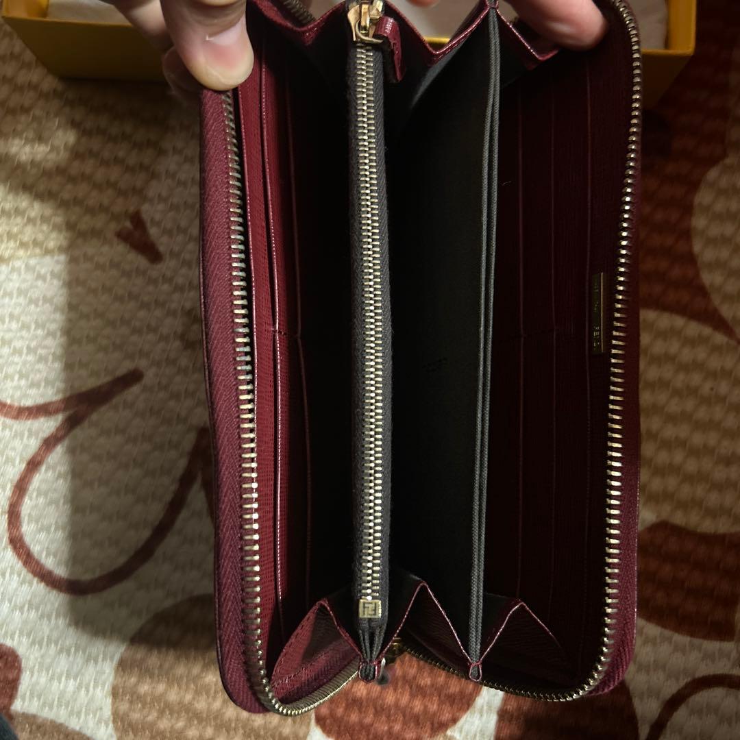 FENDI バーガンディ 長財布