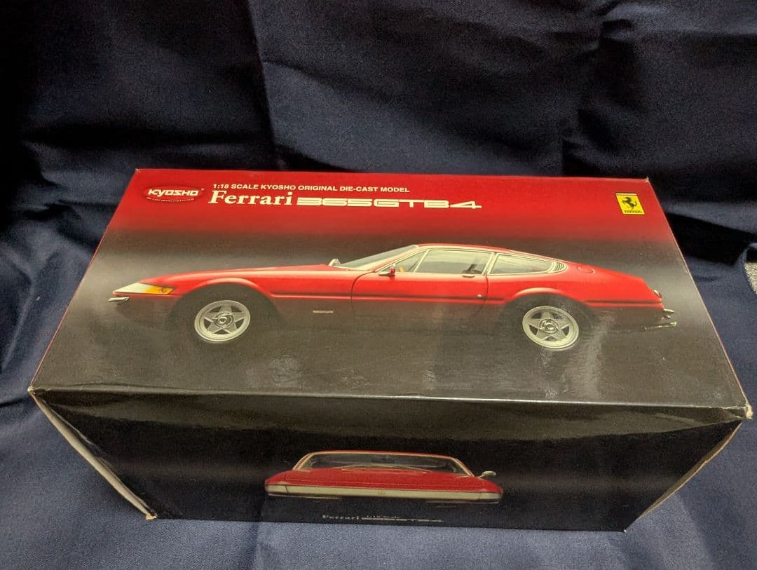 京商1/18Ferrari 365 GTB/4 赤 ミニカー