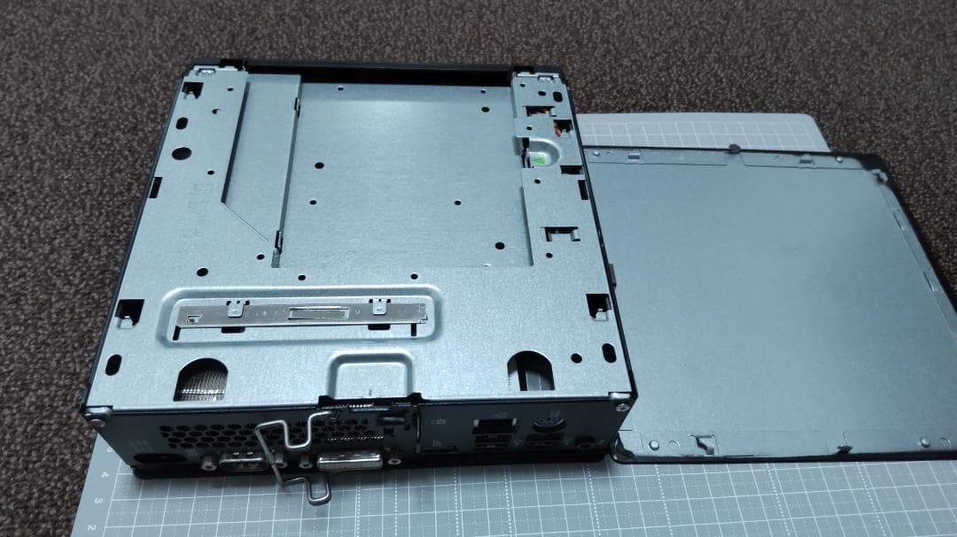 富士通 ESPRIMO Q556/R と Q556/P の２台