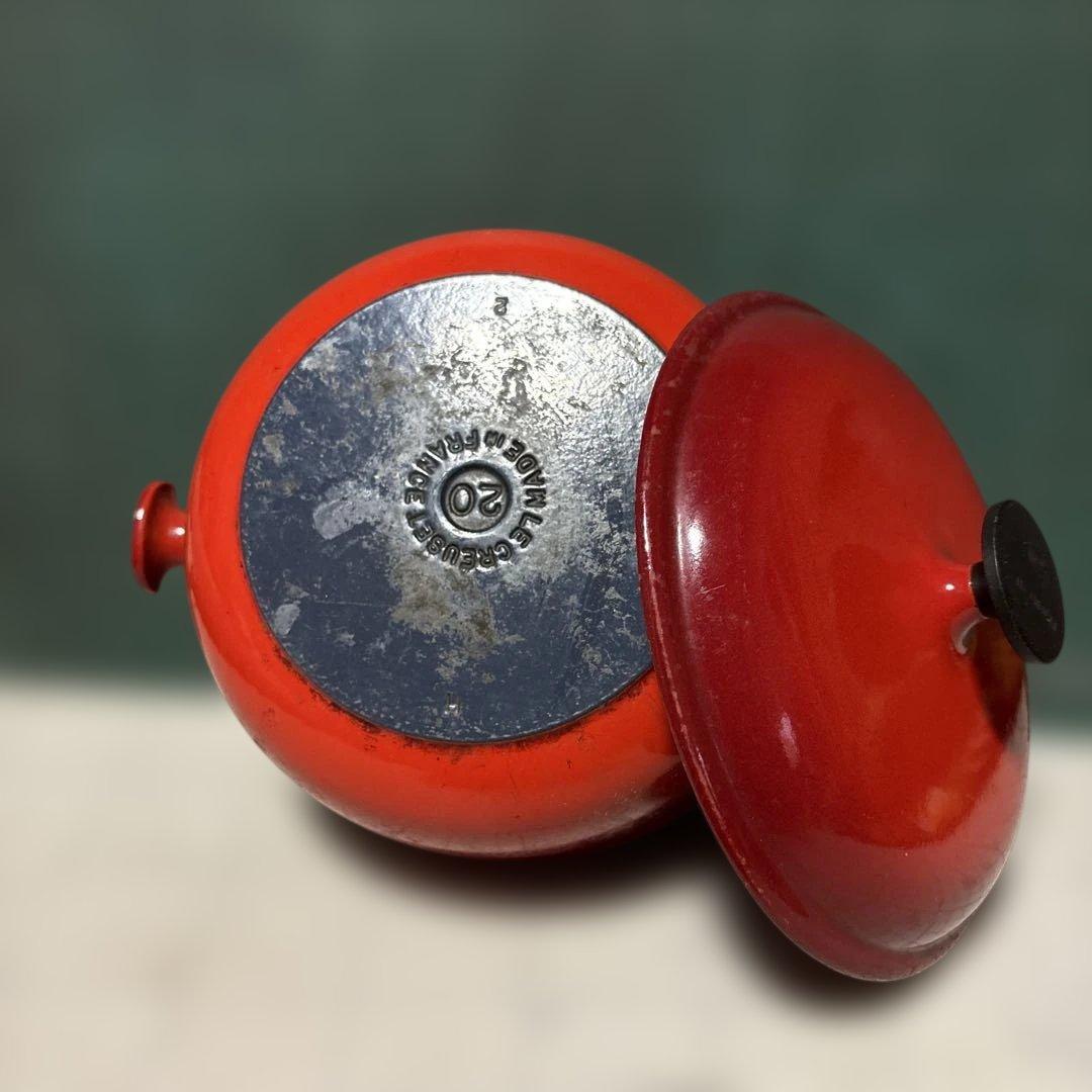 ル・クルーゼのヴィンテージココット「Enzo Mari La Mama」チェリー