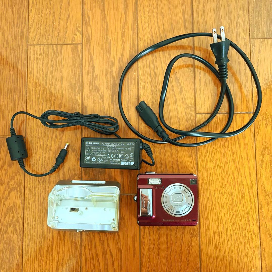 Fujifilm FinePix F440 コンパクトデジタルカメラ