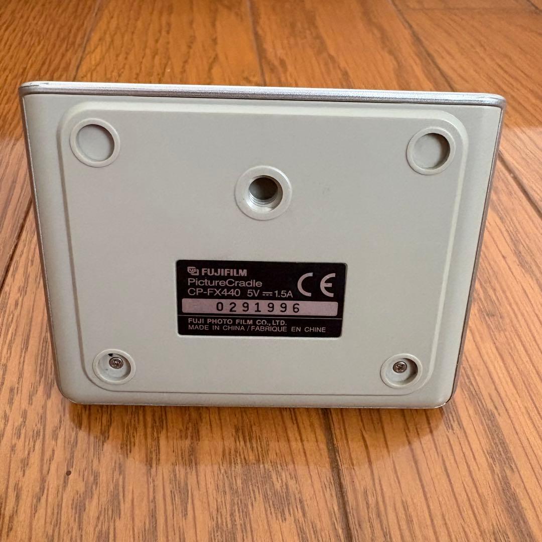 Fujifilm FinePix F440 コンパクトデジタルカメラ