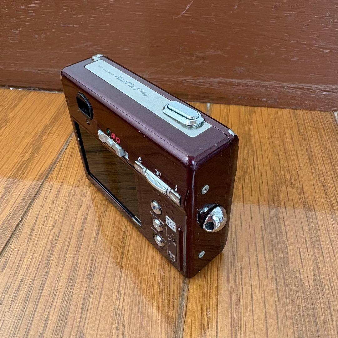 Fujifilm FinePix F440 コンパクトデジタルカメラ