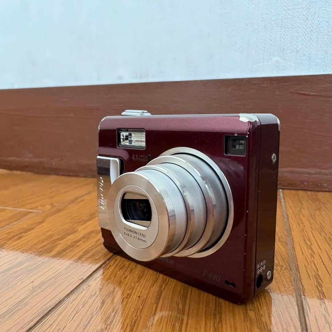 Fujifilm FinePix F440 コンパクトデジタルカメラ
