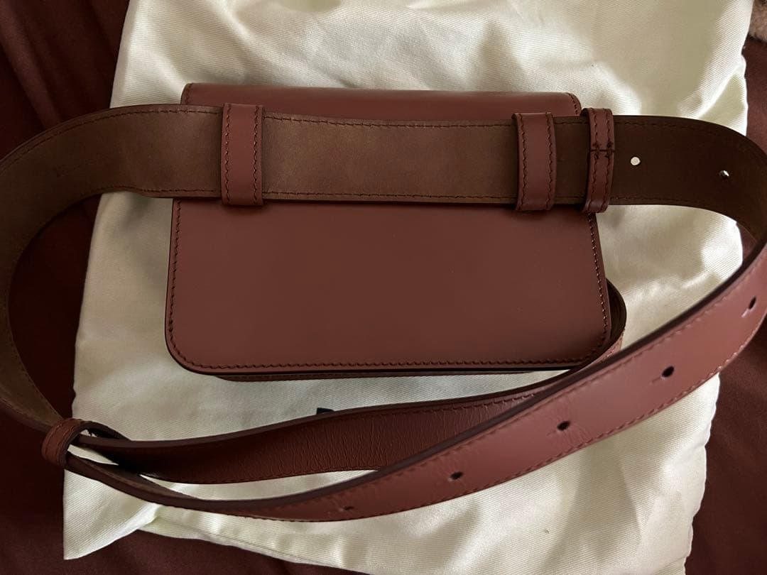 新品未使用　BURBERRY TBバッグ　バーバリー　ウエストポーチ