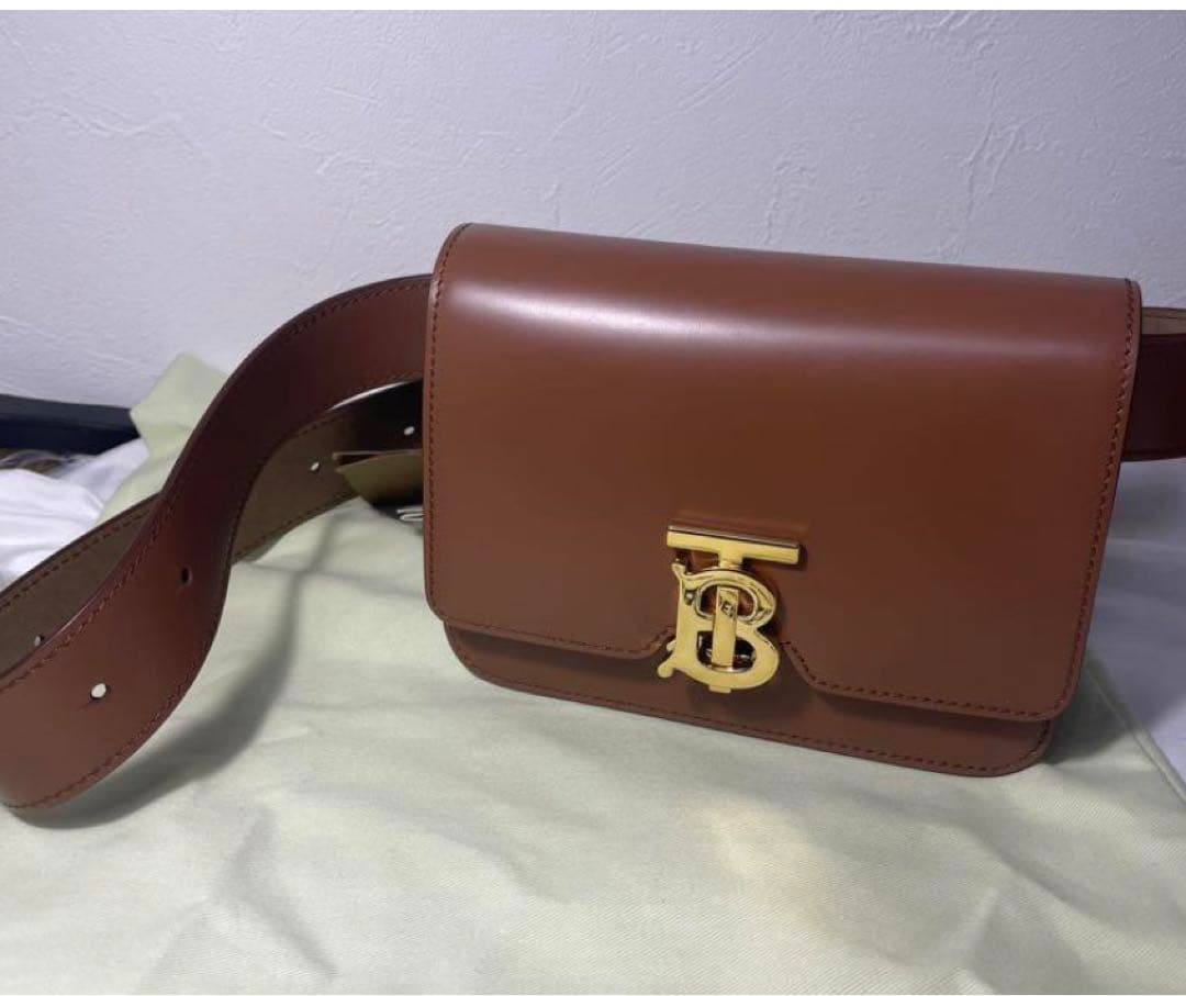 新品未使用　BURBERRY TBバッグ　バーバリー　ウエストポーチ
