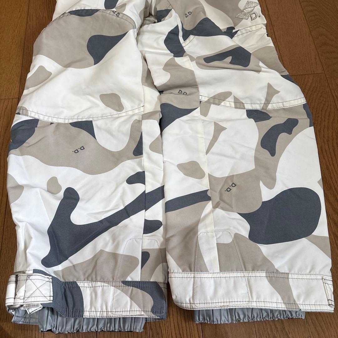 【美品】ホワイト・グレー迷彩 スノーボードウェア D.D.