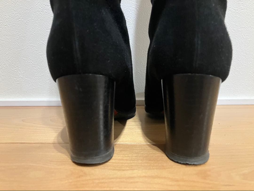 Christian Louboutin黒スウェードsize35ハーフ