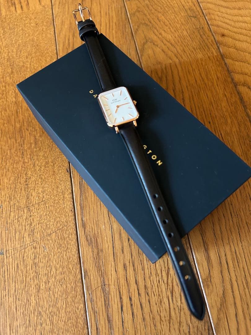 美品　ダニエルウェリントン腕時計　ブラック　レディース腕時計　値下げ
