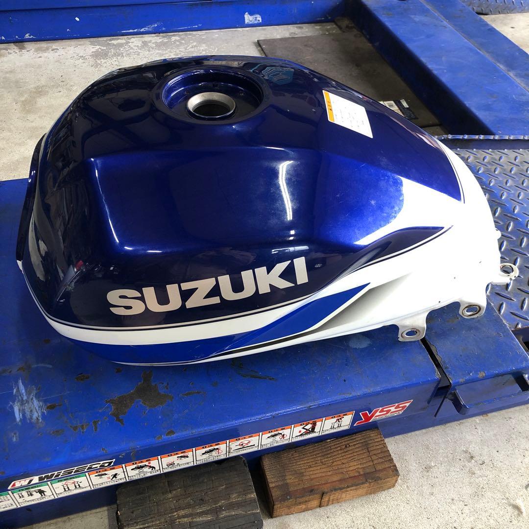 SUZUKI gsx1400タンク 青/白へこみあり