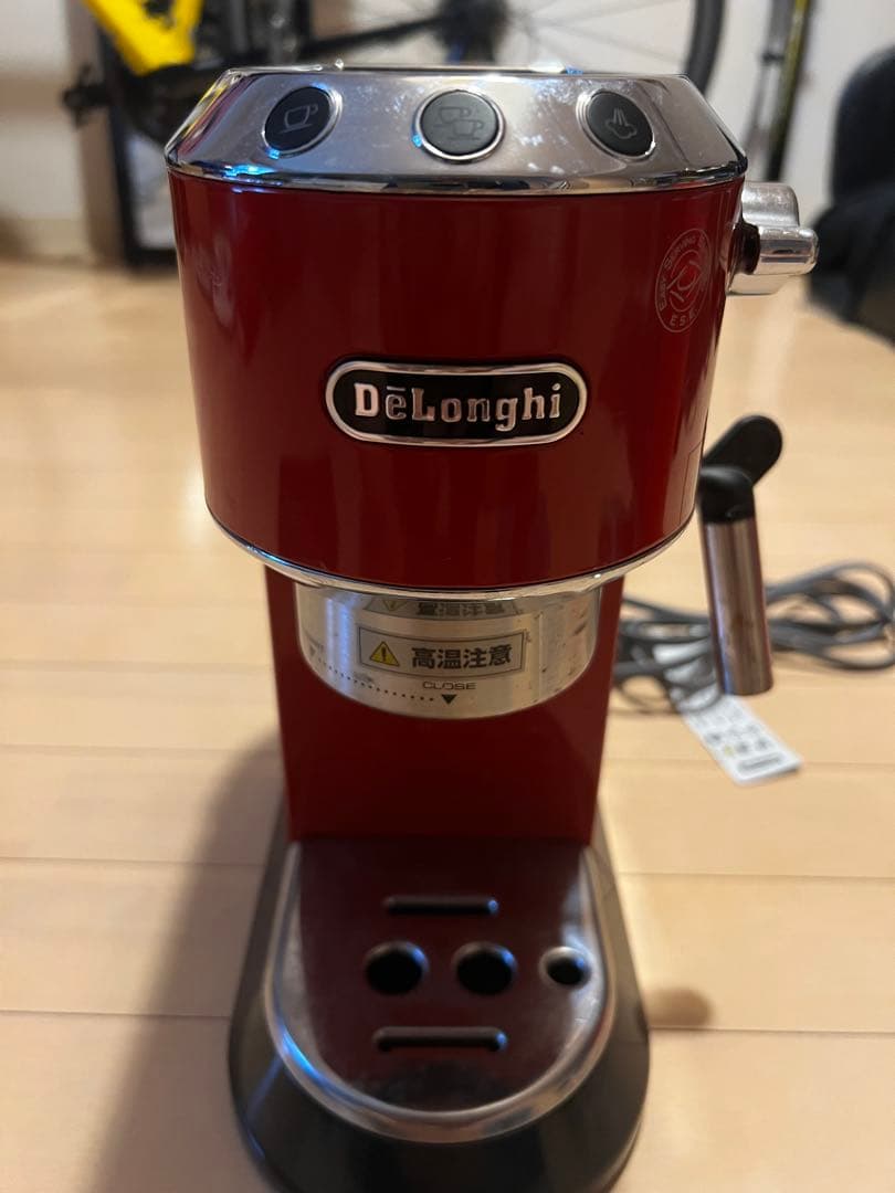 DeLonghi エスプレッソマシン 赤