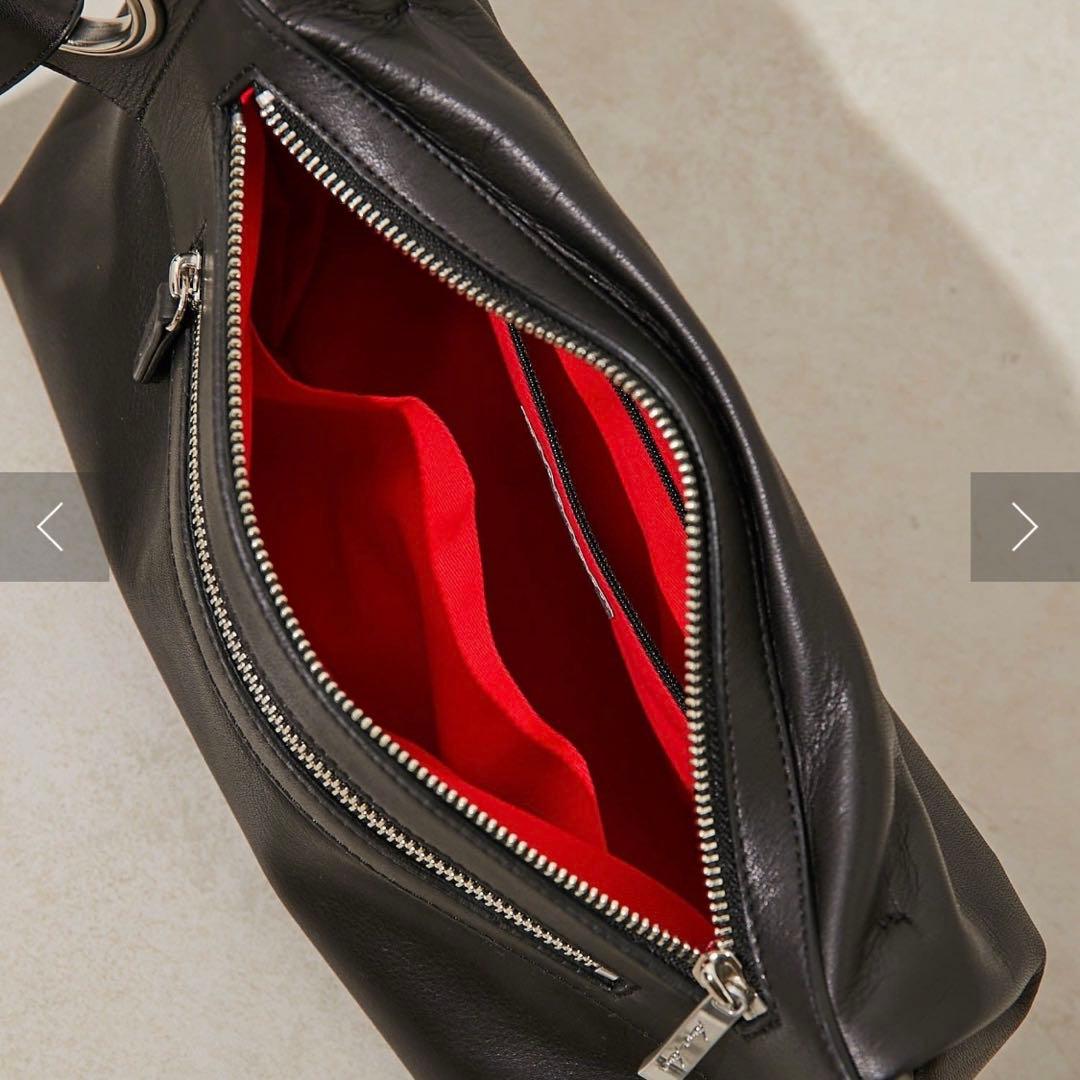 ear PAPILLONNER kawakawa レザーボディバッグMサイズ