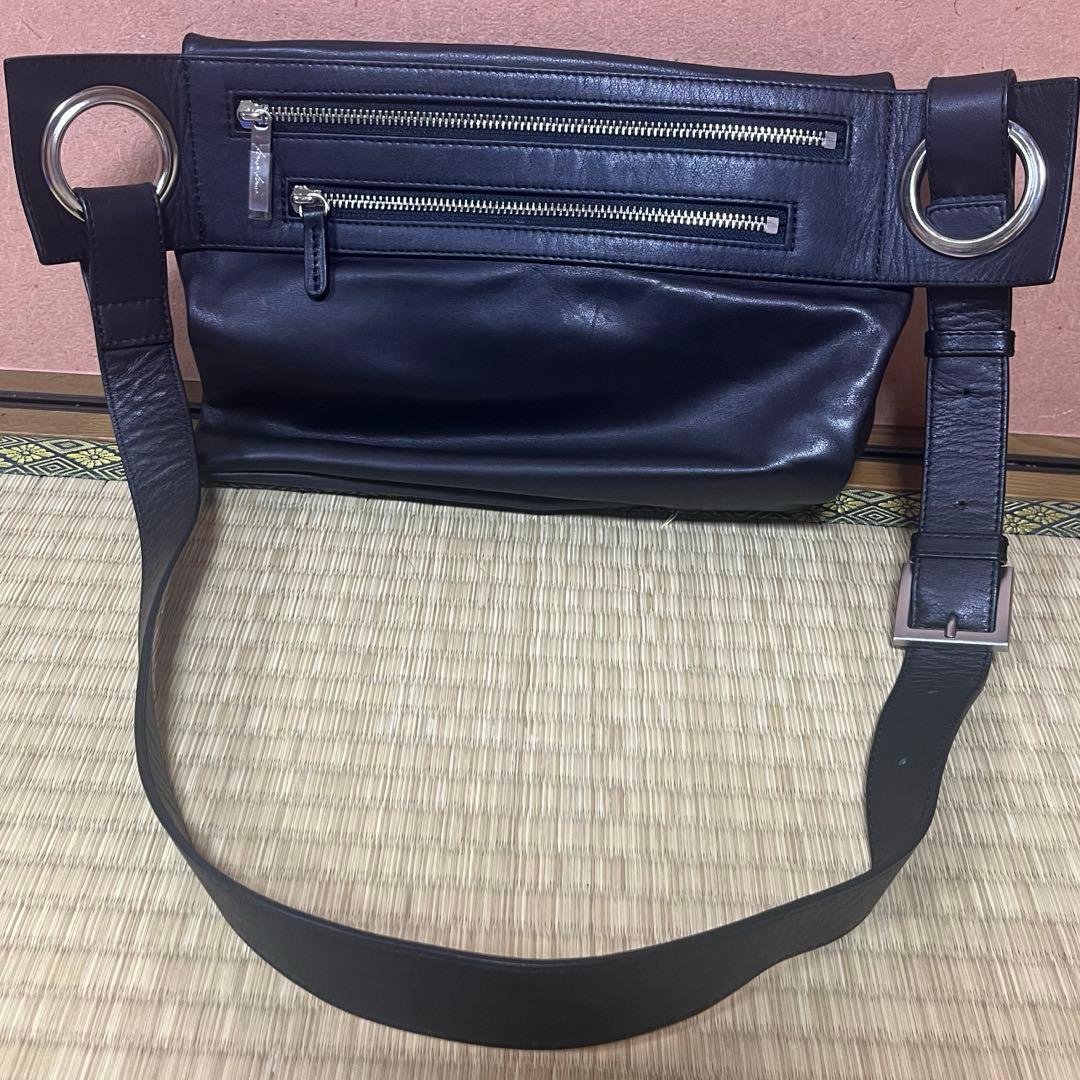 ear PAPILLONNER kawakawa レザーボディバッグMサイズ