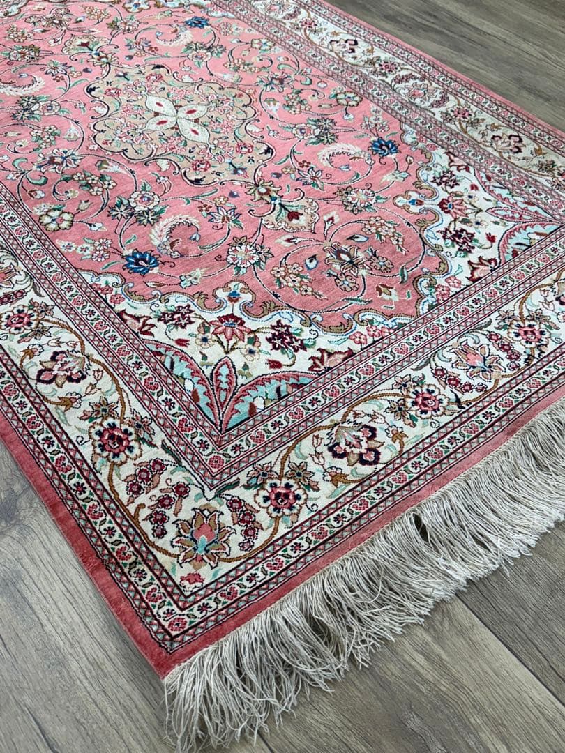 専用　マラゲ産　シルク　ペルシャ絨毯　122✖️79cm け東7-1217