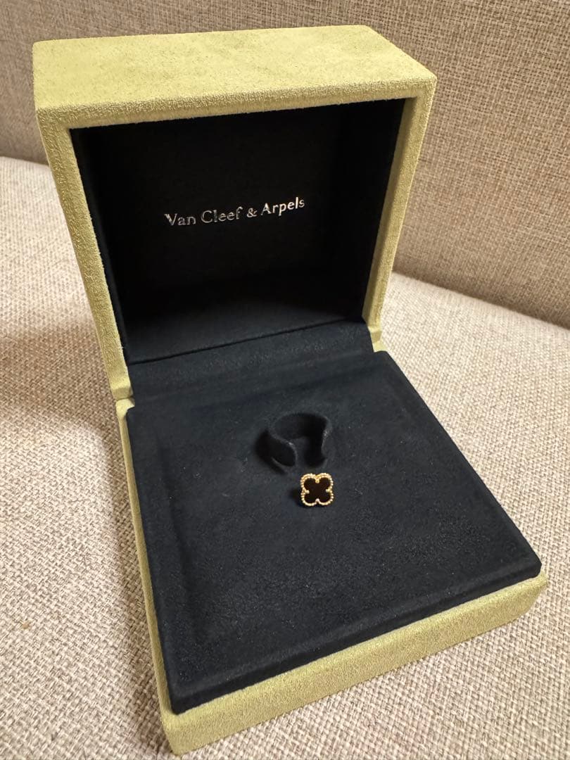 ヴァンクリーフ&アーペル VCA スウィートアルハンブラ オニキス ピアス