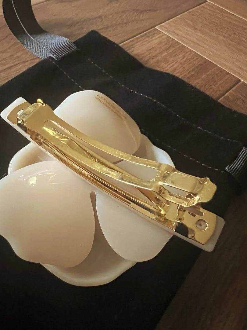 試着のみ　ALEXANDRE DE PARIS フラワーバレッタ