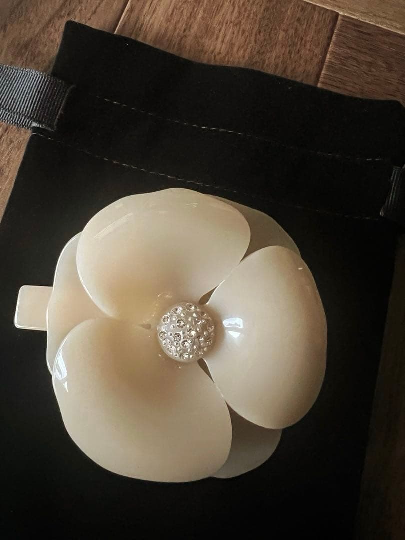 試着のみ　ALEXANDRE DE PARIS フラワーバレッタ