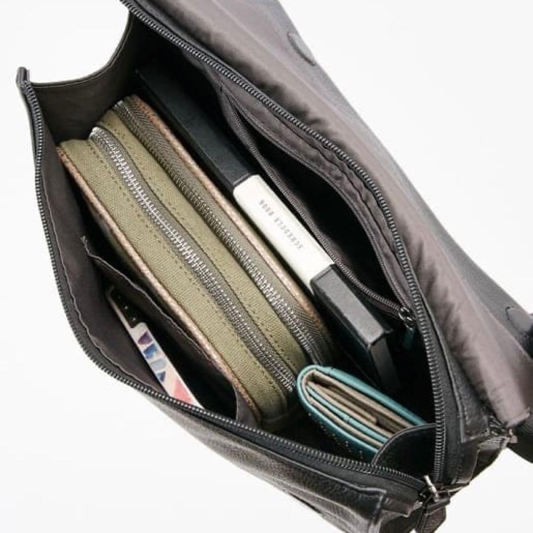 【美品】イアパピヨネ 柄ワイドテープショルダーバッグ　ダルメシアン ボディバッグ