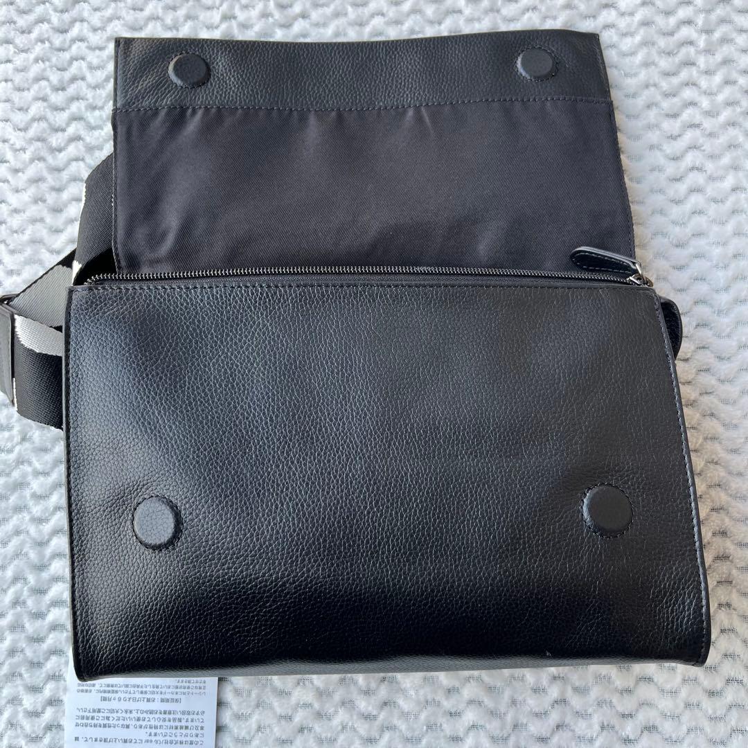 【美品】イアパピヨネ 柄ワイドテープショルダーバッグ　ダルメシアン ボディバッグ