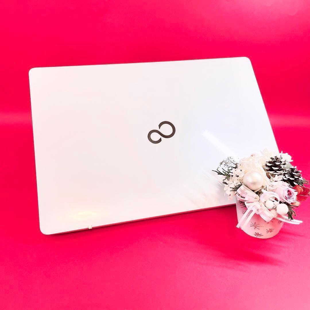 高性能Corei7✨️16GB✨️薄型ノートパソコンおしゃれ白カメラ付きSSD1TB