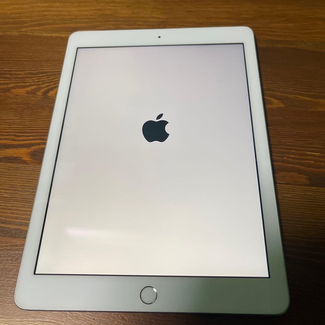 ア*ン様 Apple アップル　iPad 本体　第6代　128G