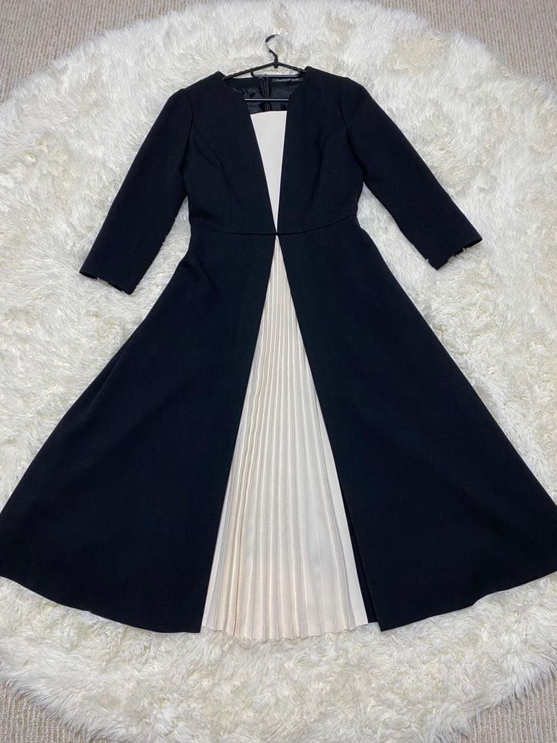 【送料込】ストロベリーフィールズセンタープリーツワンピース黒　佳子様　卒業入学式