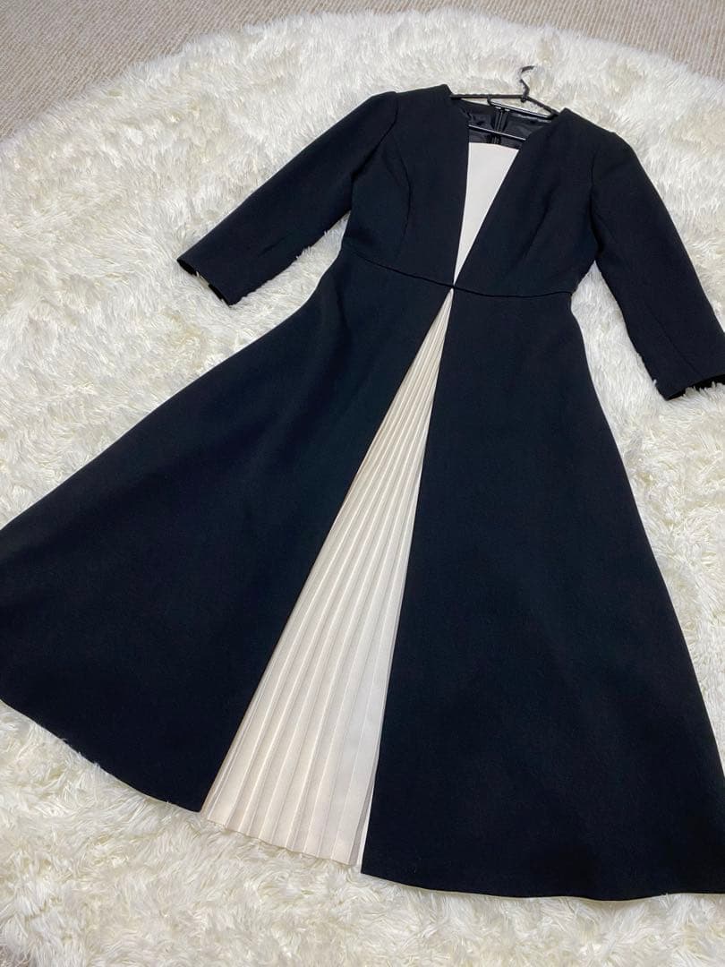 【送料込】ストロベリーフィールズセンタープリーツワンピース黒　佳子様　卒業入学式