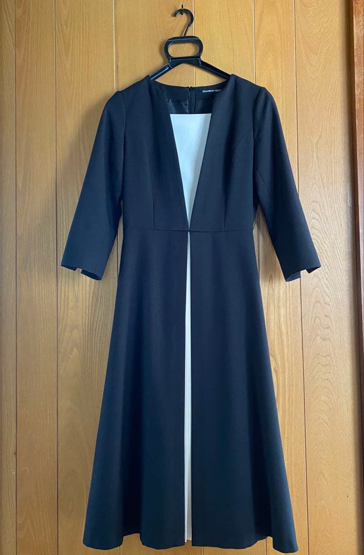 【送料込】ストロベリーフィールズセンタープリーツワンピース黒　佳子様　卒業入学式