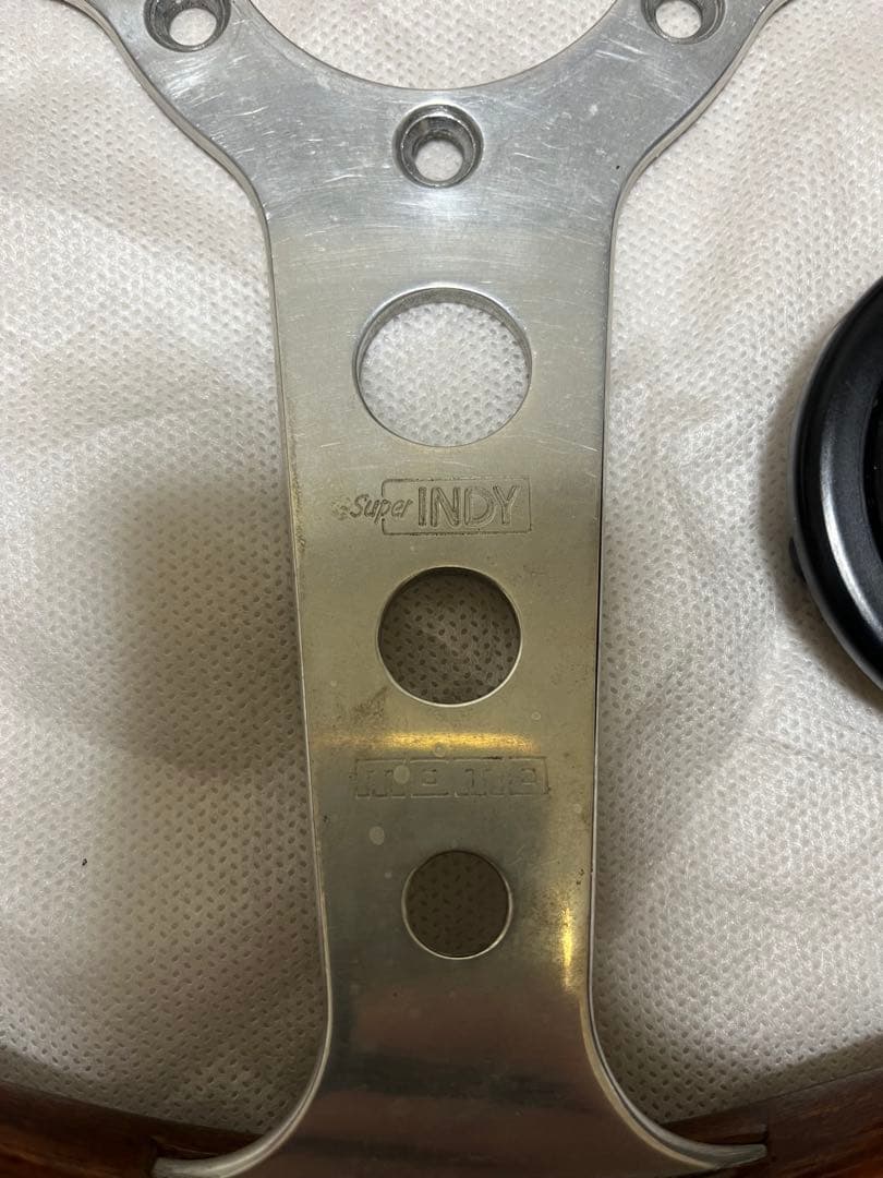 Momo Super Indy ステアリングホイール