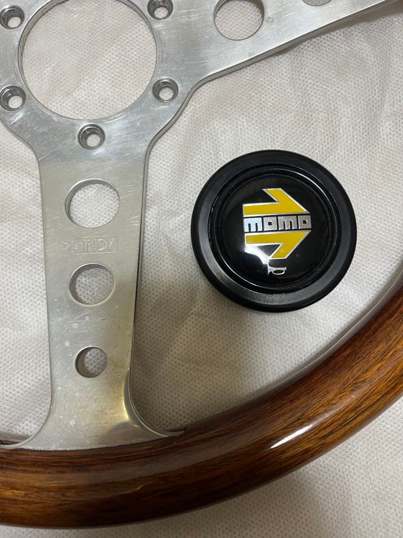 Momo Super Indy ステアリングホイール