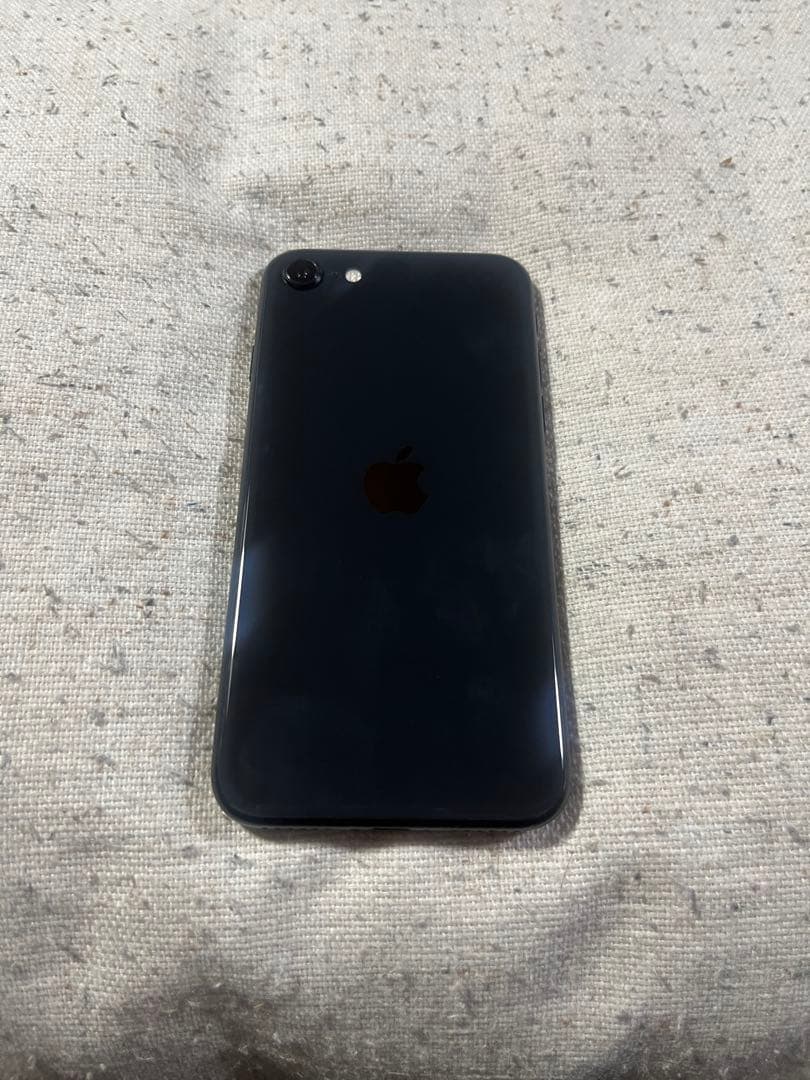 【美品】iPhoneSE2 第二世代 64GB SIMフリー