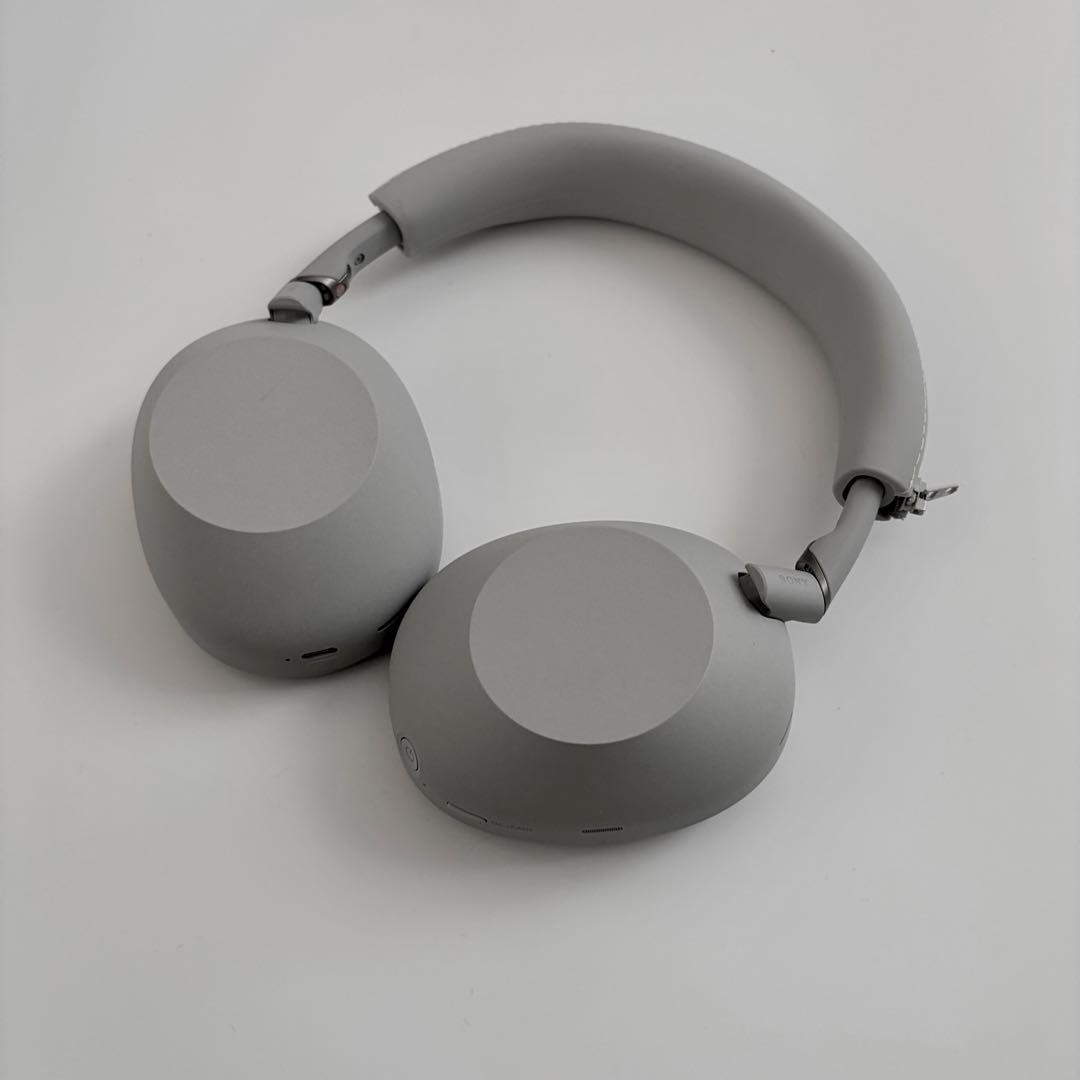 SONY WH1000-XM6 ヘッドホン プラチナシルバー　(新品に近い)